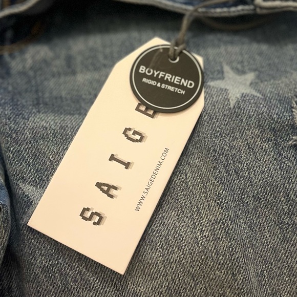 NWT Saige Medium Wash Star Print Cuffed Boyfriend Jeans - Picture 5 of 16